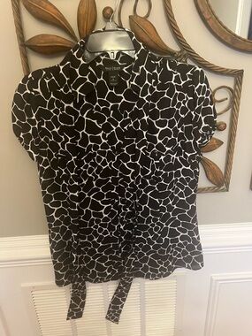 Silk short sleeve Black & White Animal Print Blouse with removable collar tie.